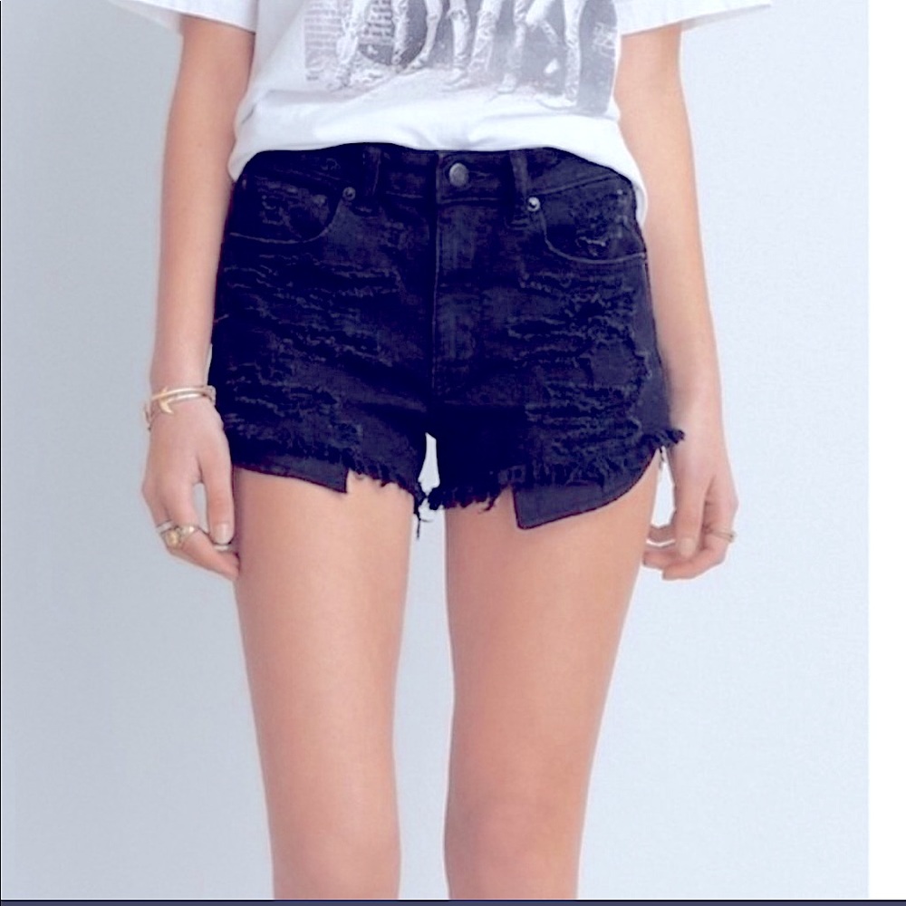 EUC HOLLISTER 15 32 Black Denim HIGH RISE VINTAGE SHORT Factory Distressed SEXY